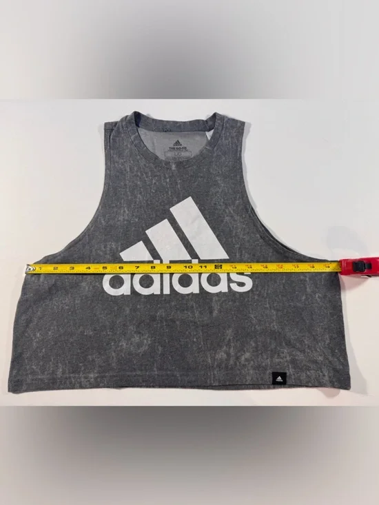 8 Piece Atheltic Tank Bundle - Picture 12 of 14